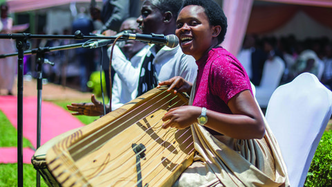 IMG-Inanga girl2.jpg